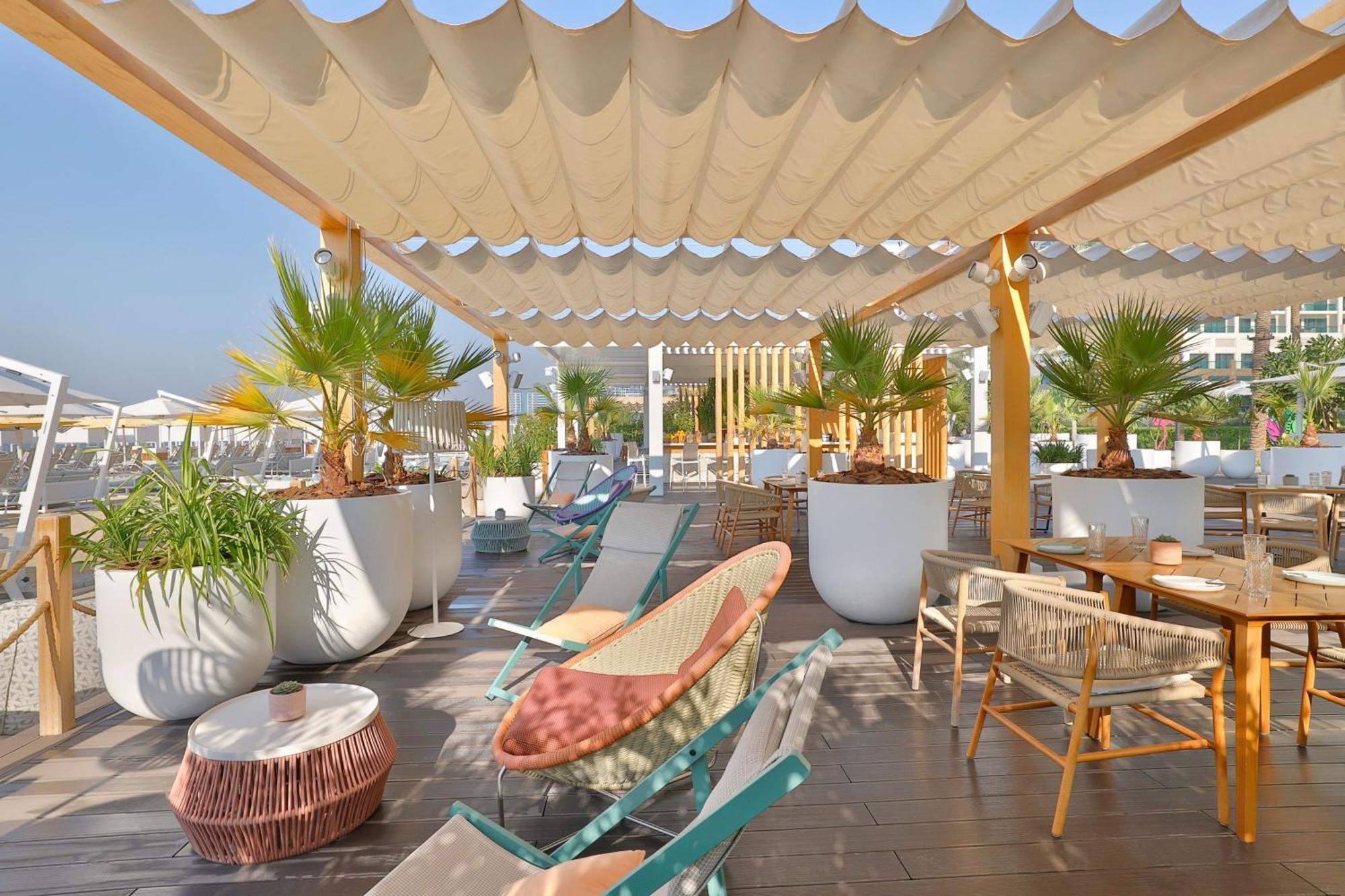 Marriott Resort Palm Jumeirah, Dubai Exterior photo The Sky Bar