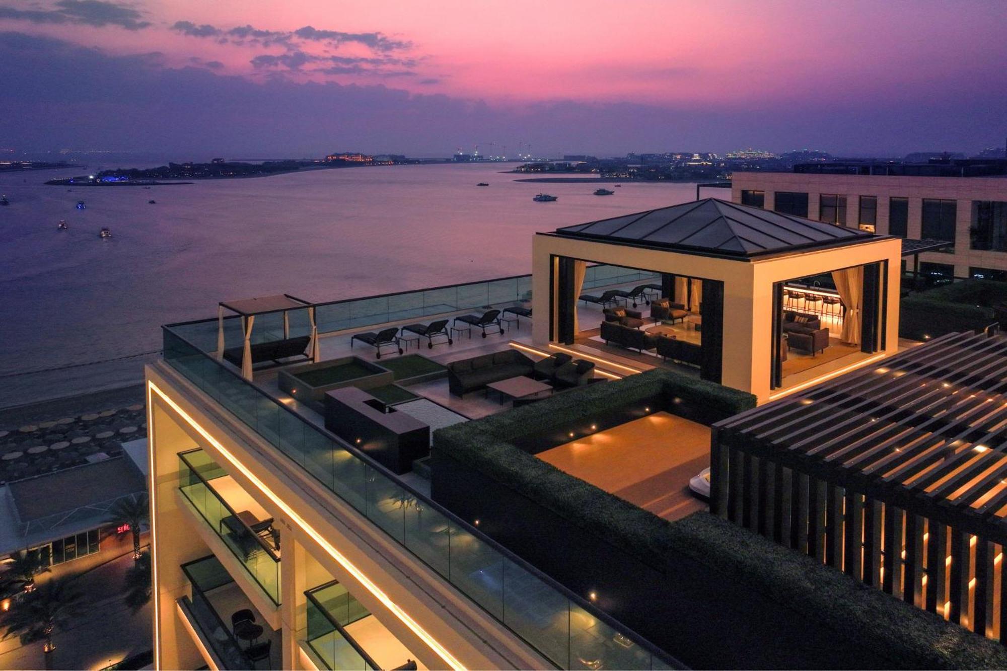 Marriott Resort Palm Jumeirah, Dubai Exterior photo The View